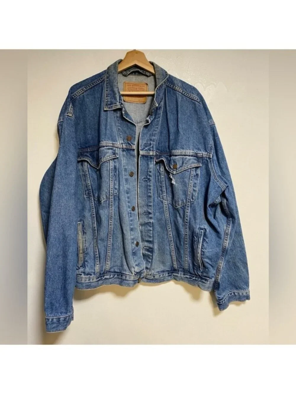 Levi Strauss & Co. Classic Denim Jacket – Size XL - Picture 2 of 9